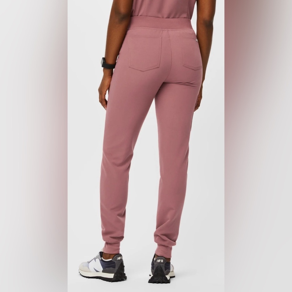 Figs Mauve Pink Scrub Top and Pants Set- large - Picture 2 of 16